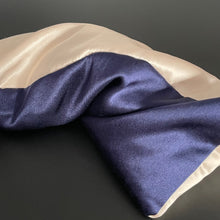 Load image into Gallery viewer, Silk Aromatherapy &amp; Crystal Eye Pillow with Rose Petals
