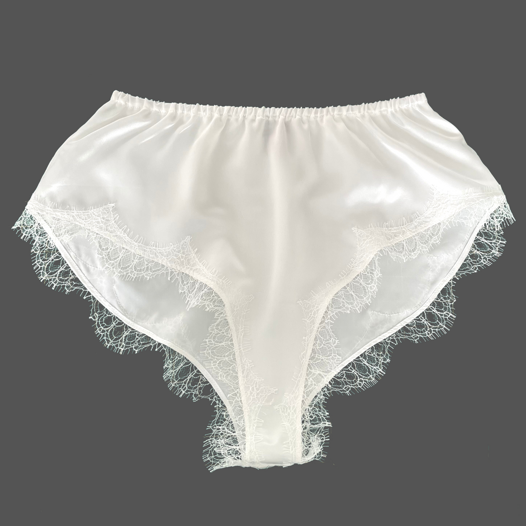 Juliette Mini Bed Shorts in Pure White & White Lace
